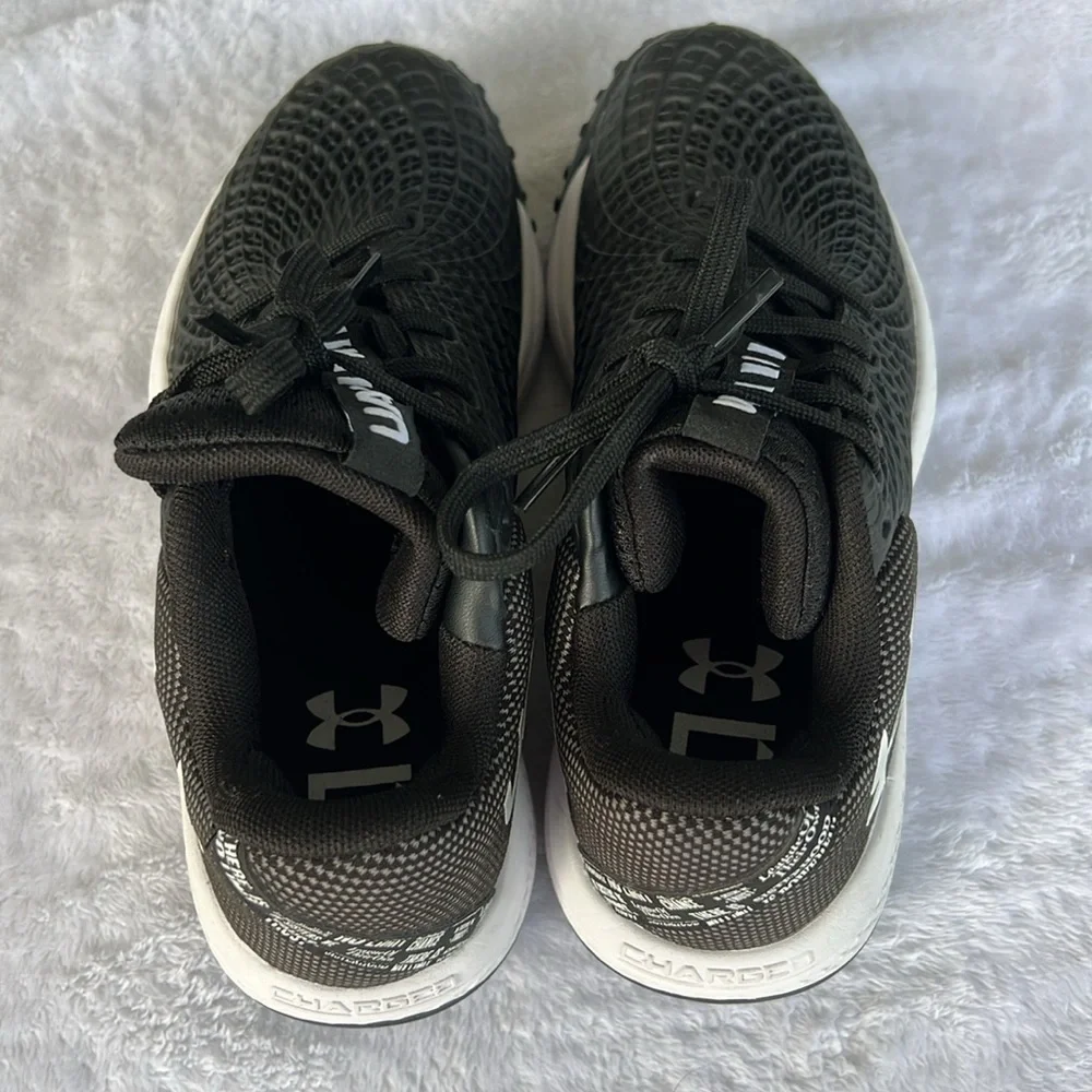 Women's UA Glyde 2 Turf Softball Shoes size 5.5US.  Never worn. - Picture 10 of 15